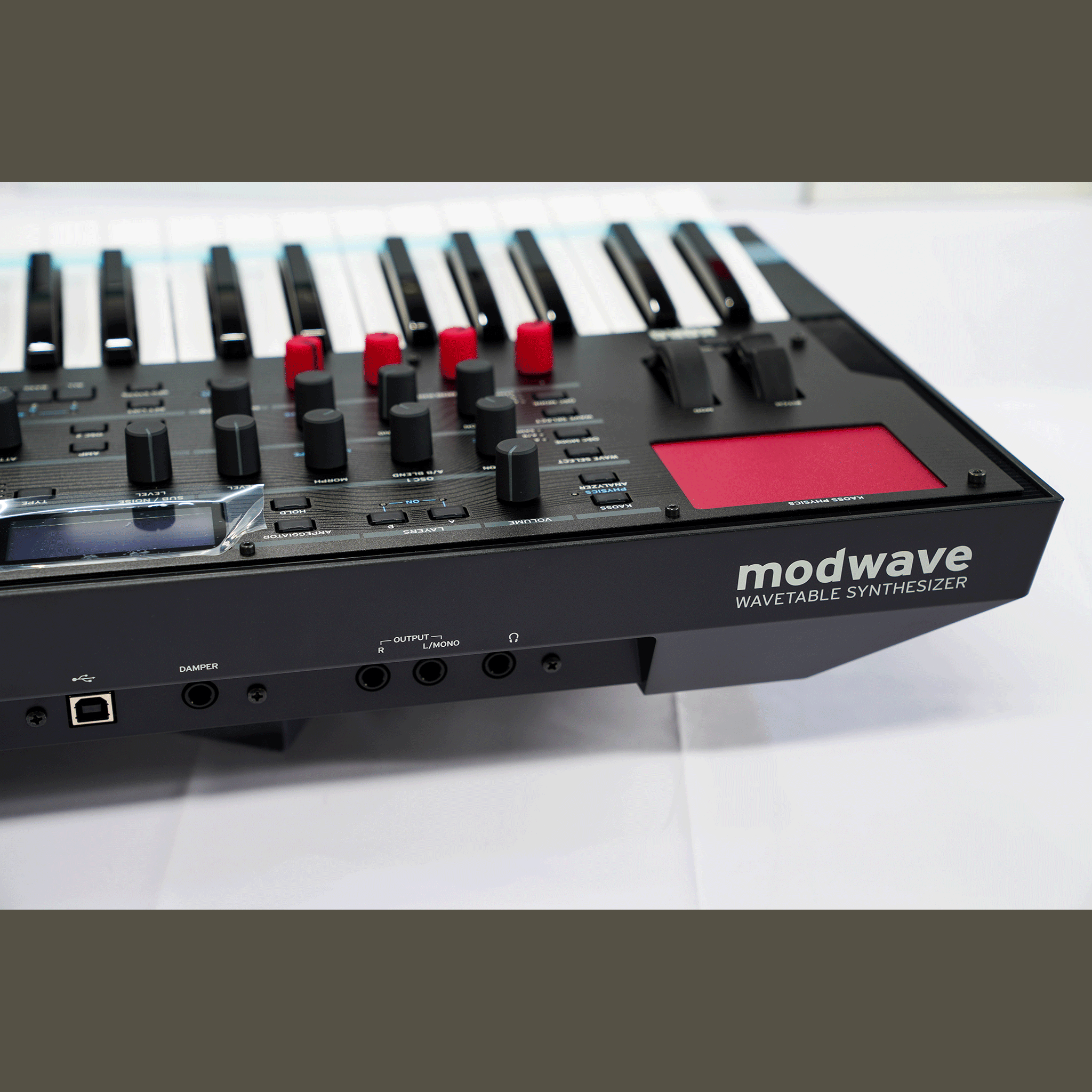 KORG 様々な特徴を持つモンスターシンセの第2世代！【MODWAVE MK2】