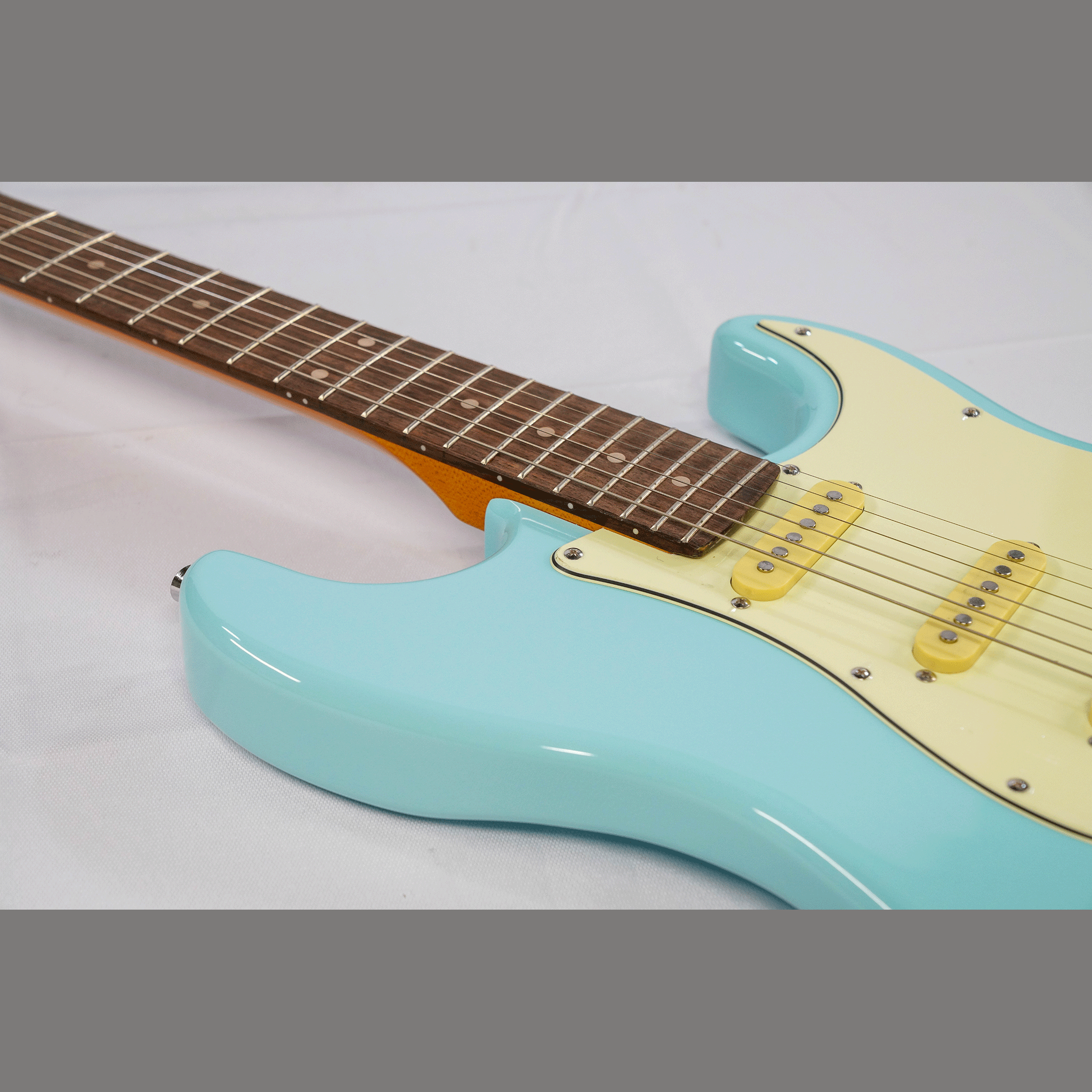 EKO シンプル＆風格漂う・スリーシングルP.U【EKO ST 300 Daphne Blue】
