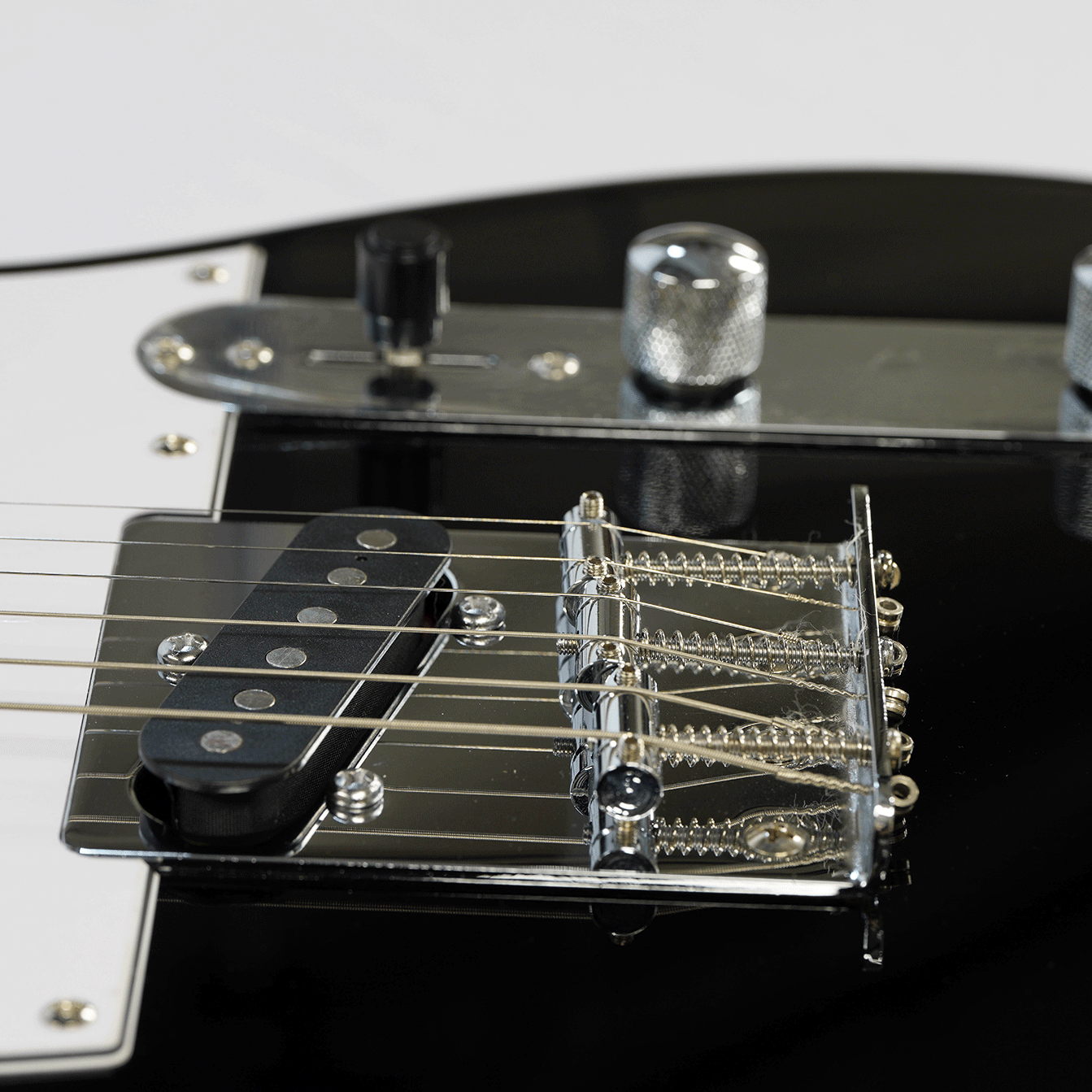 EKO シンプル・風格漂うテレキャスモデル【EKO TL 300 BLACK】