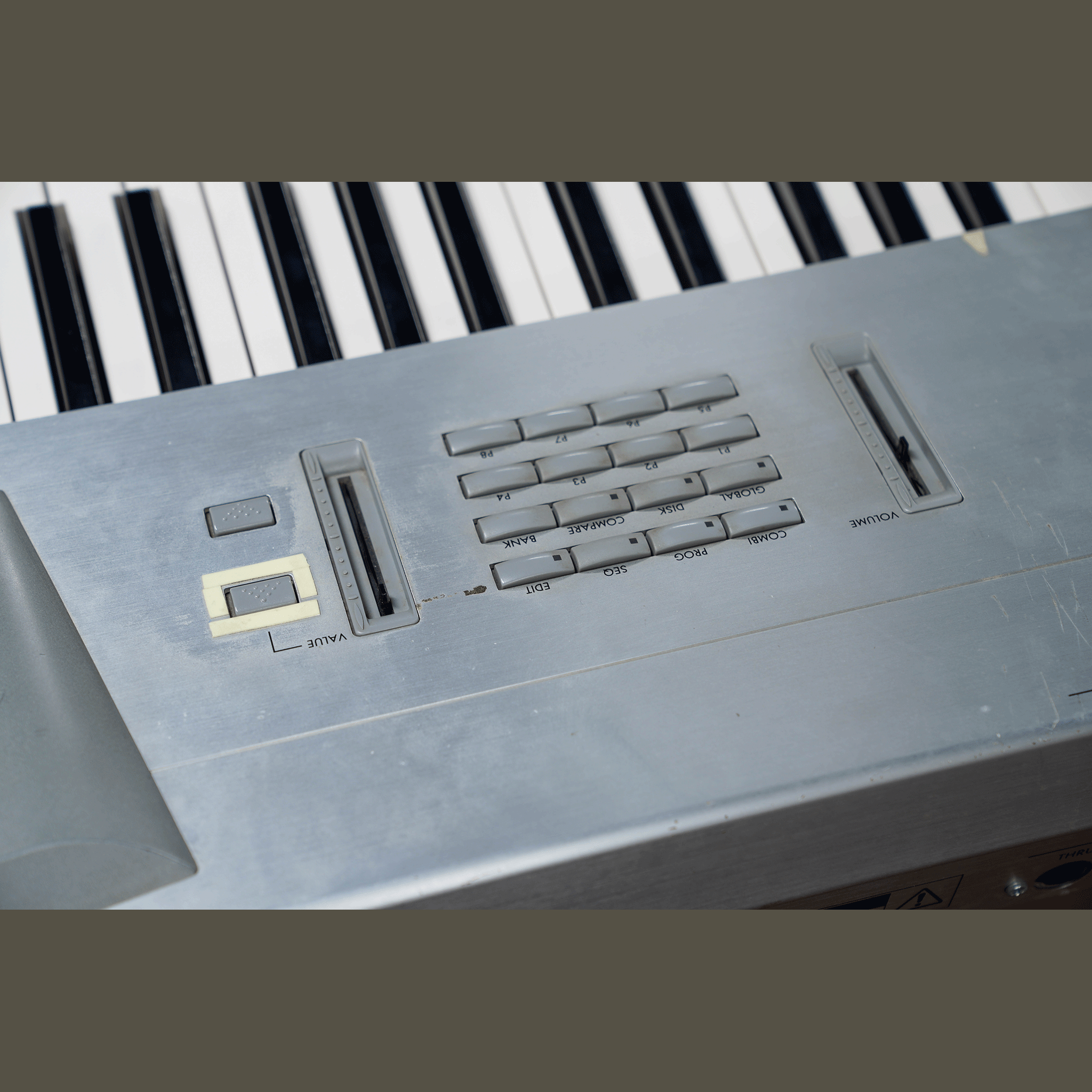 KORG 希少機種のジャンク品！【TRINITY V3 PRO】