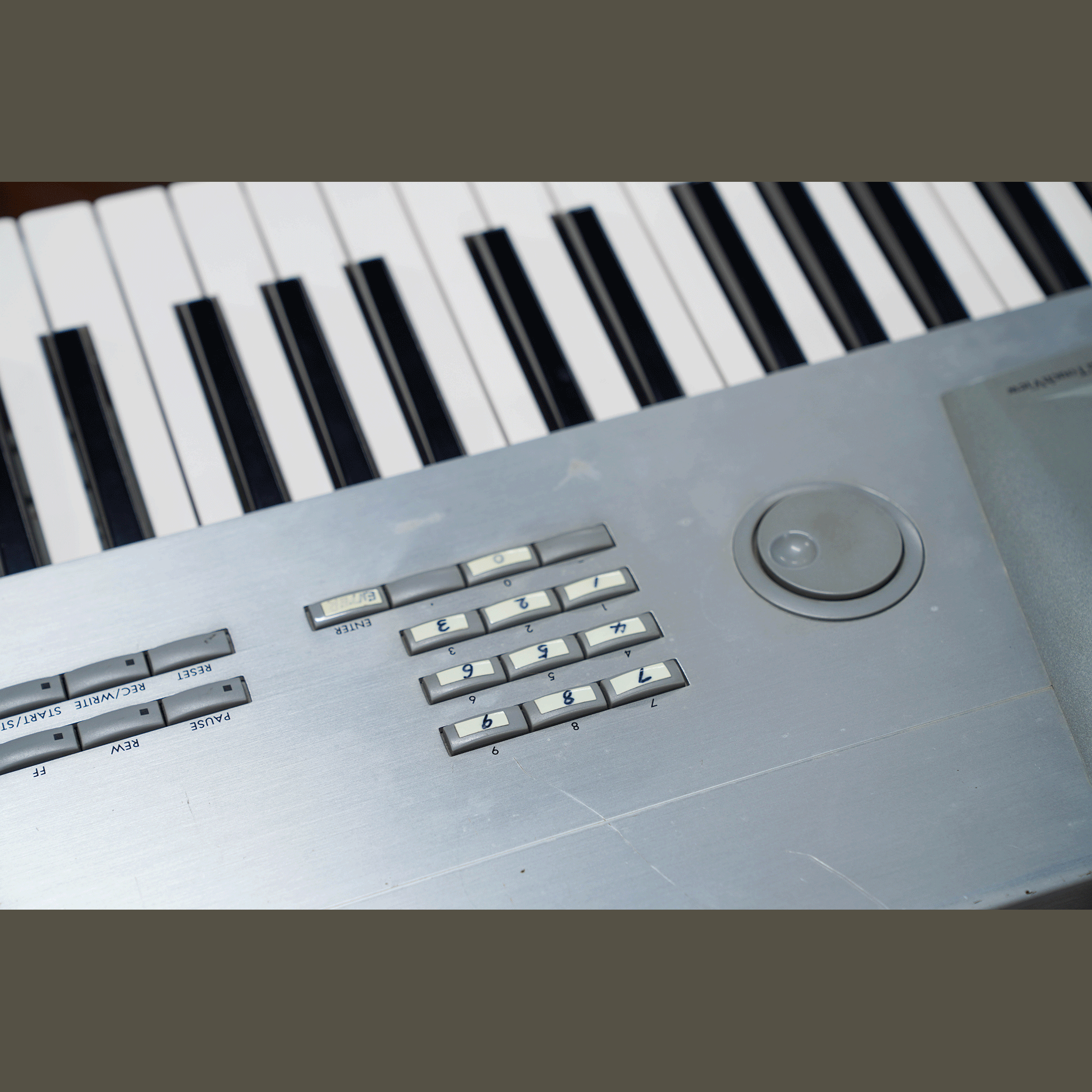 KORG 希少機種のジャンク品！【TRINITY V3 PRO】