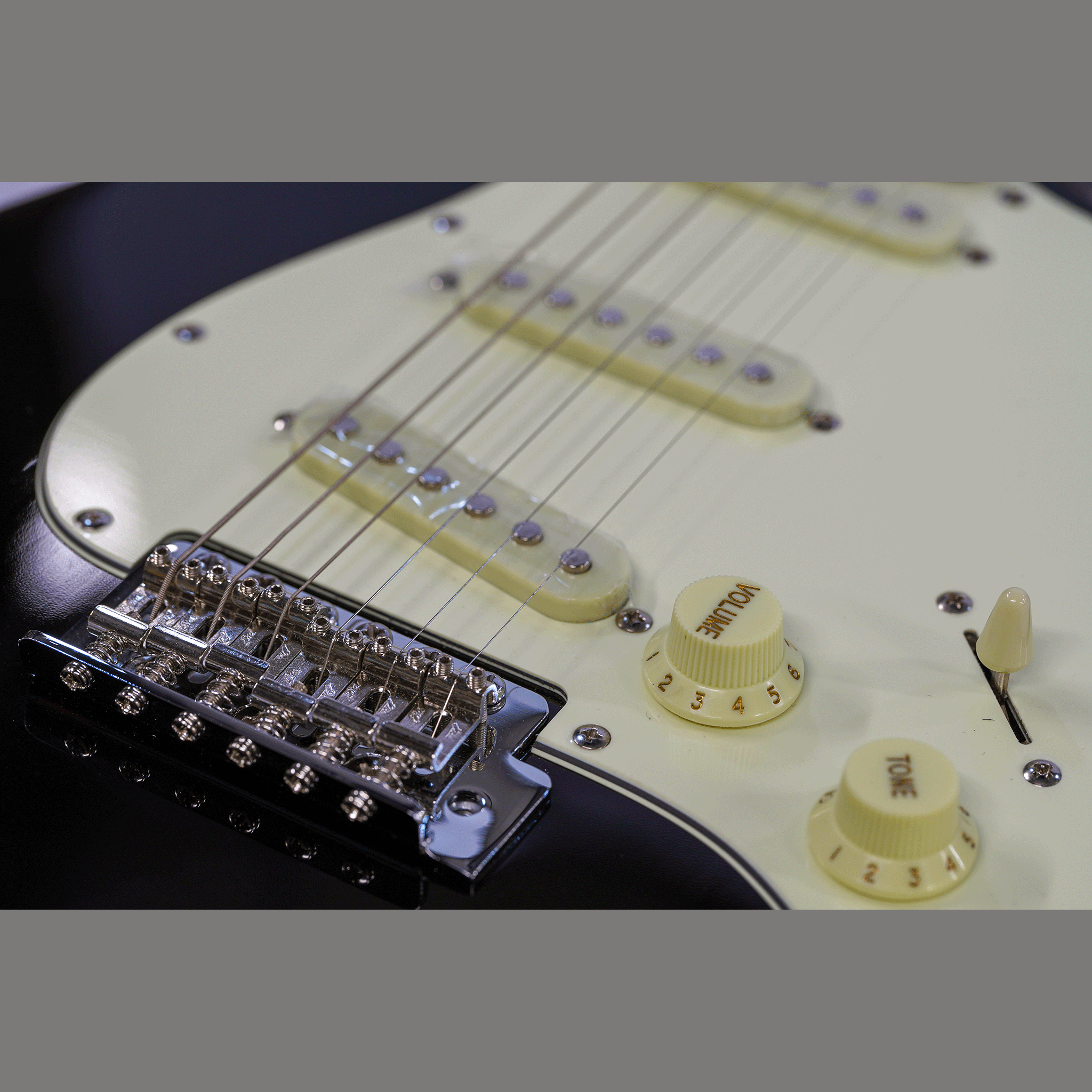 EKO キズありプライス！シンプル＆風格漂う・上位機種のスリーシングルP.U【EKO ST 400 BLACK】