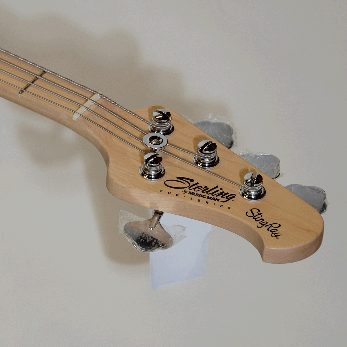Sterling by Music Man エレキベース 【SUB Ray4  Trans  Black】