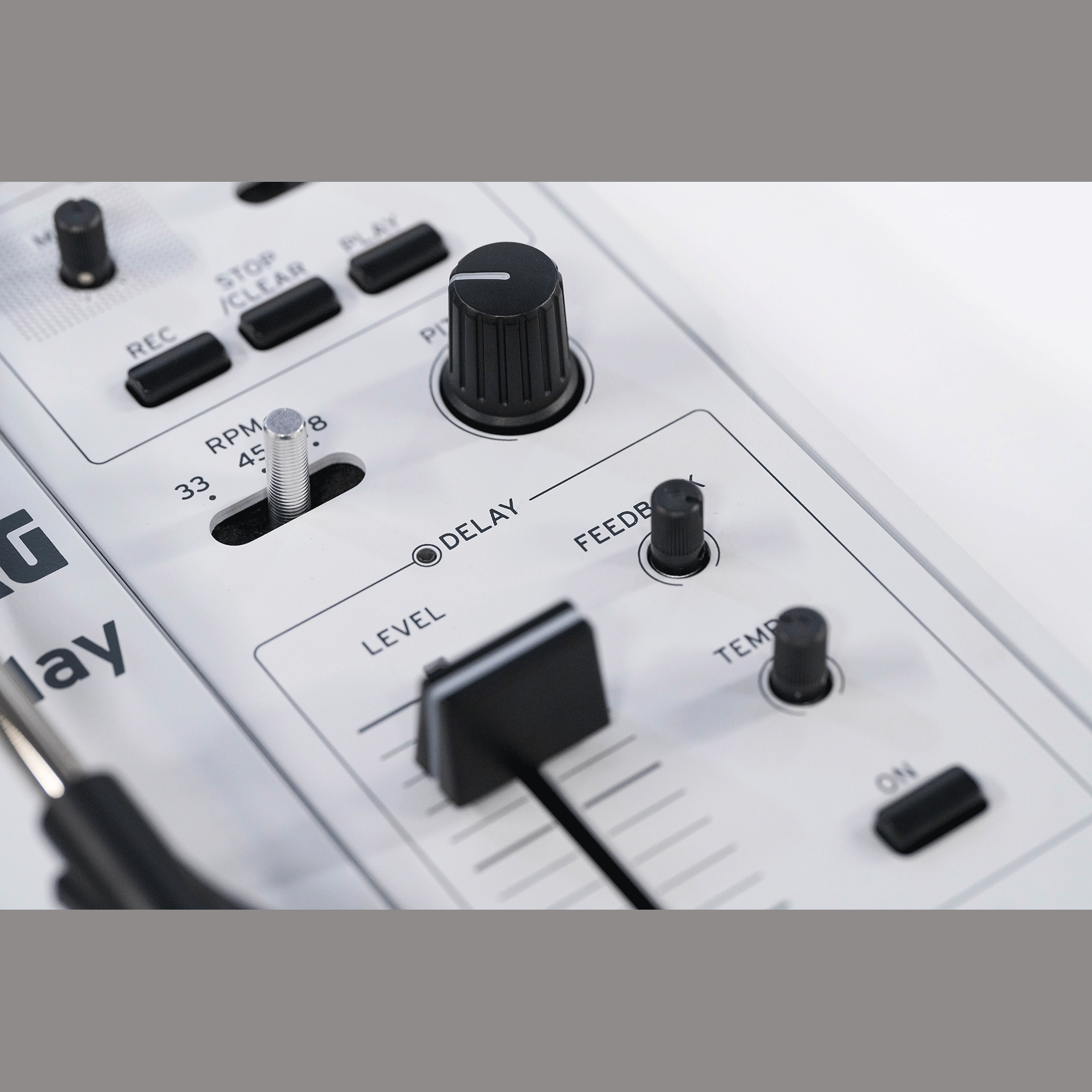 KORG 手軽に持ち出そう！ポータブル・レコードプレーヤー【handytraxx play】