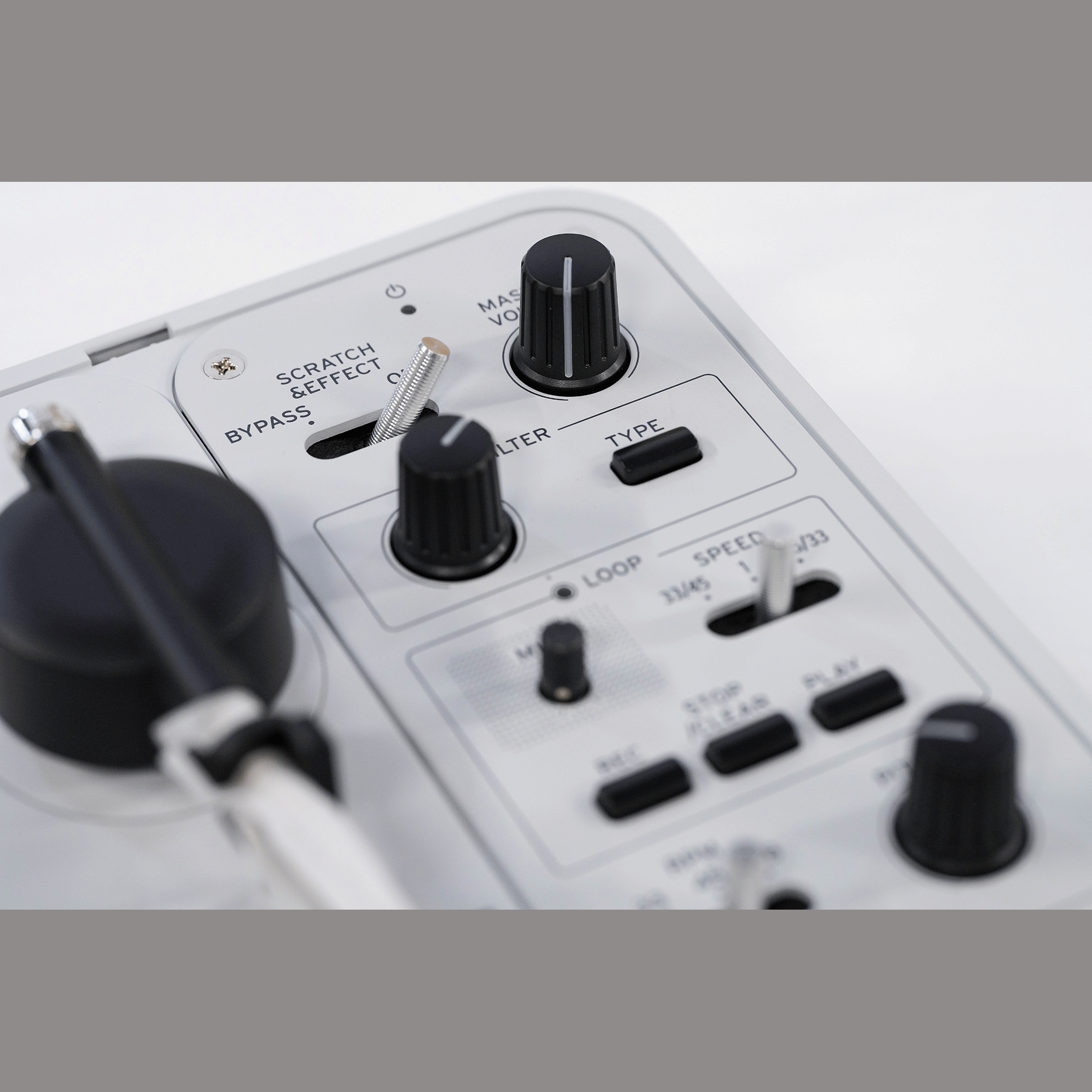 KORG 手軽に持ち出そう！ポータブル・レコードプレーヤー【handytraxx play】