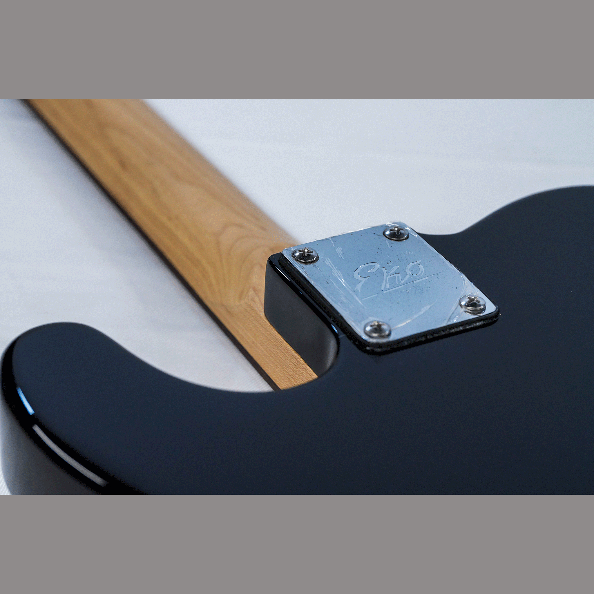 EKO シンプル・風格漂うテレキャスモデル【EKO TL 300 BLACK】
