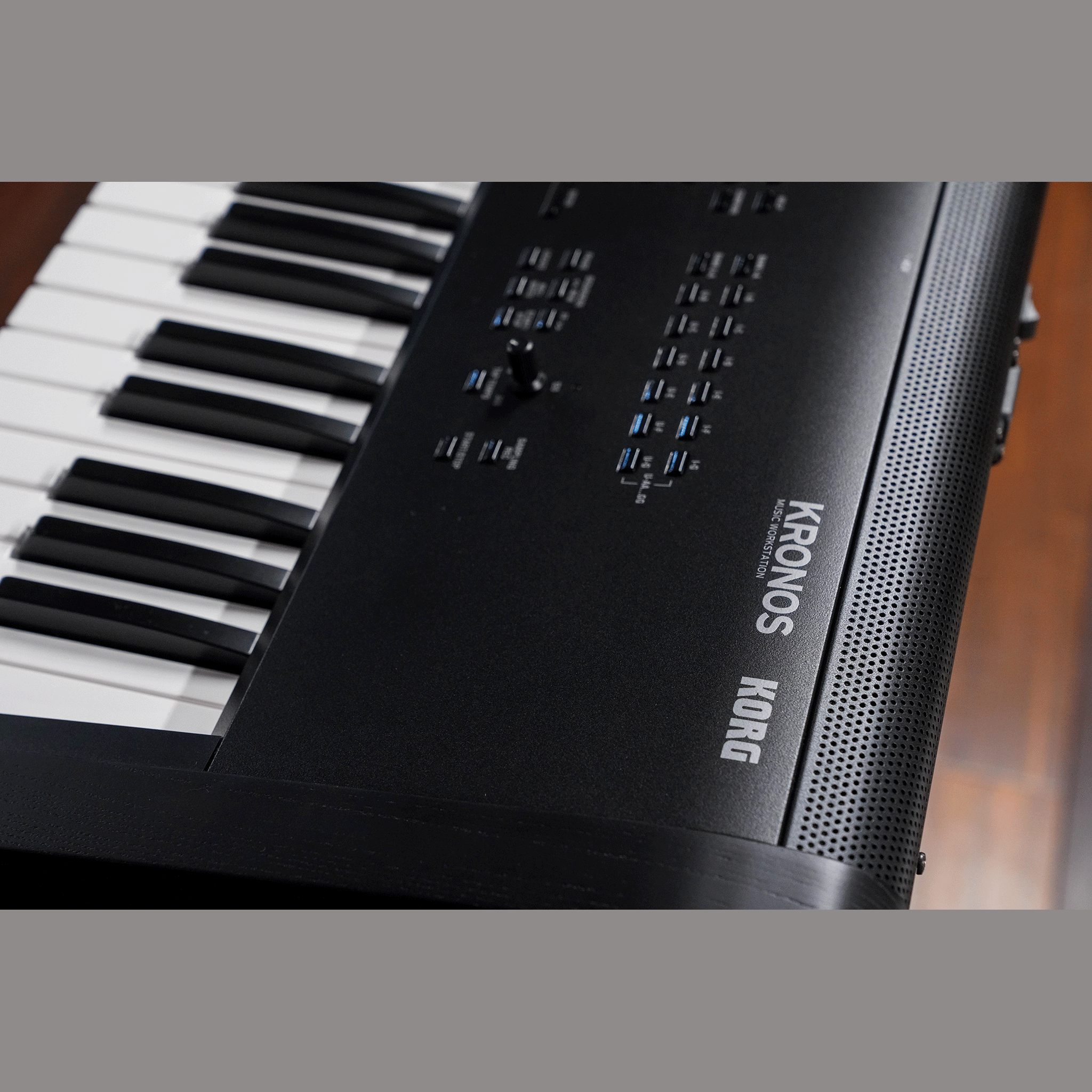 KORG イベントで一度だけ使用　現行KRONOS3の61鍵【KRONOS3-61 with HC-61KEYスペシャルセット】