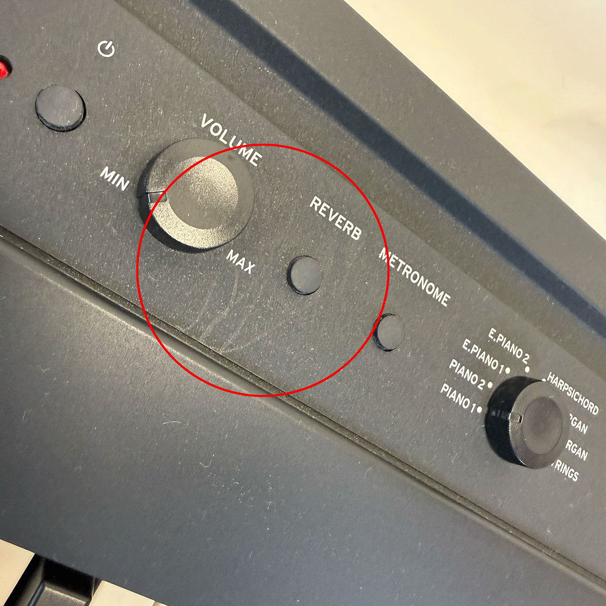 KORG スリムな電子ピアノ、スタンド付【Liano】
